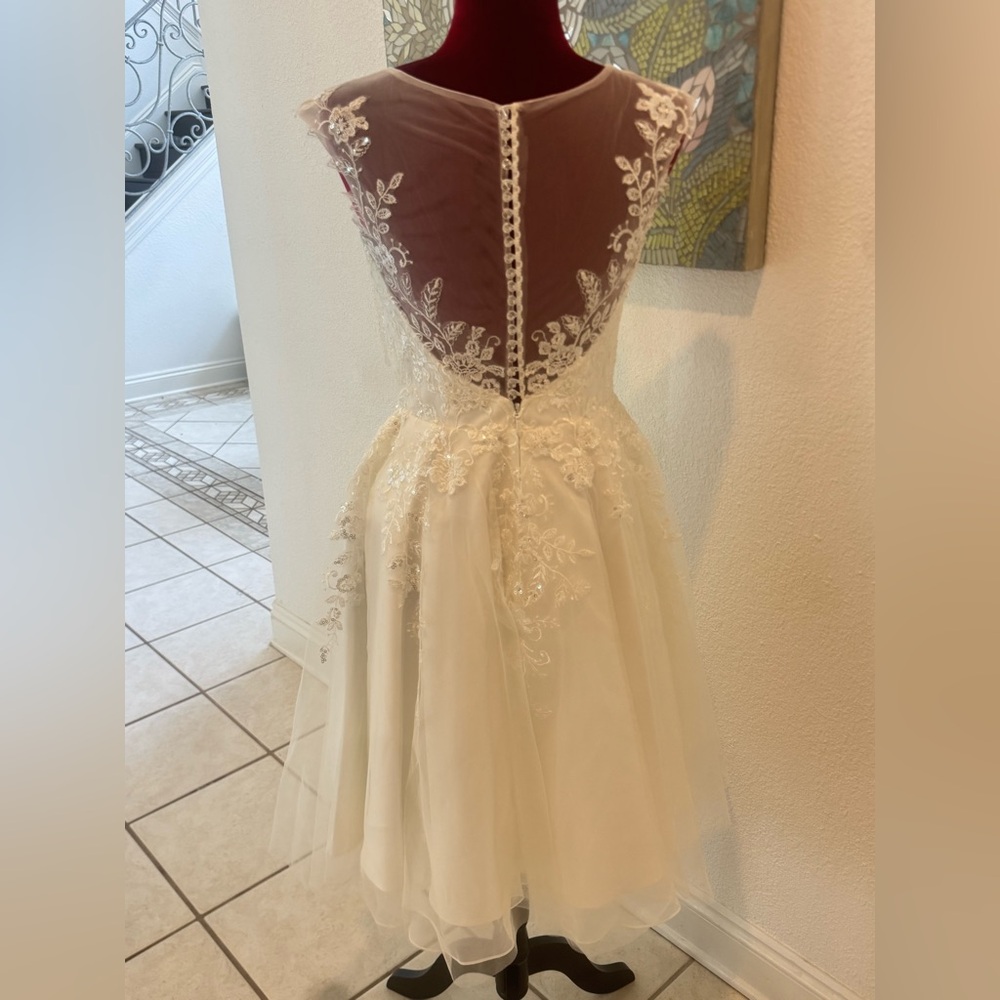 JJ’s House A-line Illusion Tulle Lace Short Wedding Dress with Two Tier 31” Veil - Picture 12 of 16